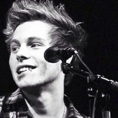 The Lazy Song- Luke Hemmings