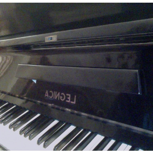Gradually Manipulated Piano