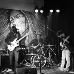 WAR HEROES - Drivin' South (Live)