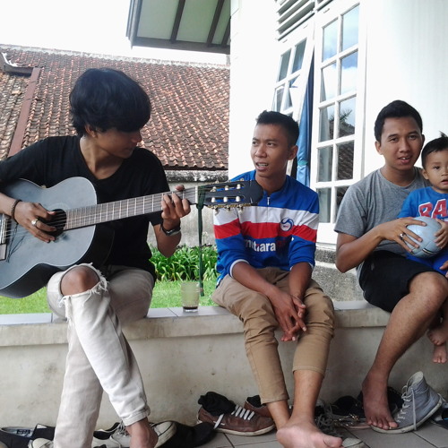Iwan Fals Nyanyian Mu Cover By Me At Villa Sadili Cisarua Bogor By Ejhazain On Soundcloud Hear The World S Sounds