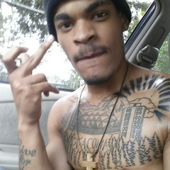 Why niggas hating on me I'm jest a young one in the game trying to come up