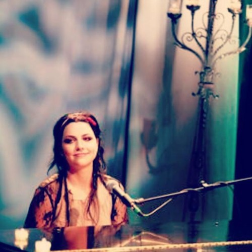 Evanescence - All That I'm Living For (acoustic version)