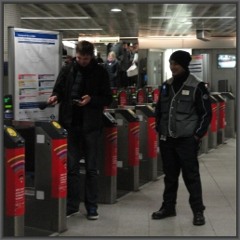 2013-02-14 London, King's Cross St. Pancras tube station, Western ticket hall - Automatic barriers
