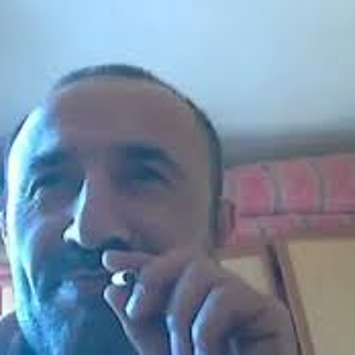 Hunharca gülen adam 2 indir