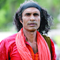 কী সুন্দর এক গানের পাখি