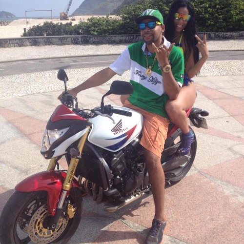 Mc A Midia    A LIBERDADE VAI FLUIR (DJ BUGA Incomparável)[44]