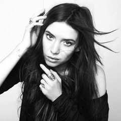 Lykke Li - Gunshot (acoustic) H&M Life