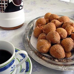 CAFEZINHO COM BOLINHO