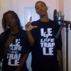 We Hot(Trap L.E.Boyz)(Prod By.Sean Bentley) - R.T.R.M.G(Smillie-G) Ft. Trap L.E(Fruit)