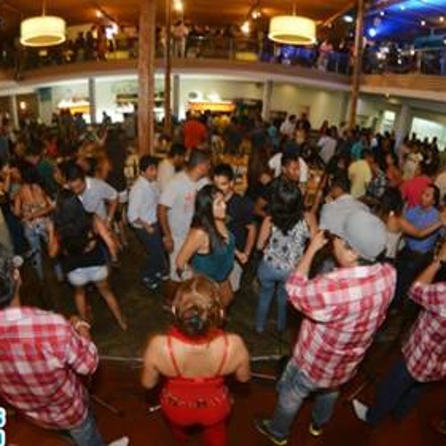 Solo Con Un Beso - Internacional Sabor