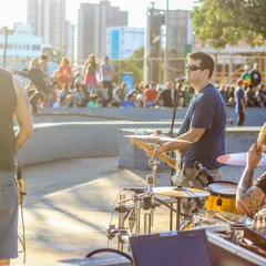 01 - Ska bitch naked on beach