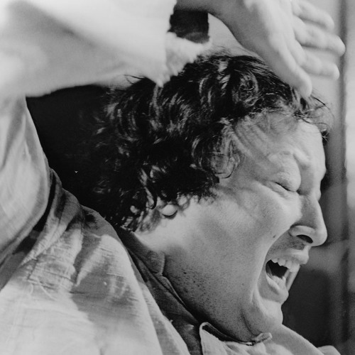 Jhoole Jhoole Laal - Nusrat Fateh Ali Khan