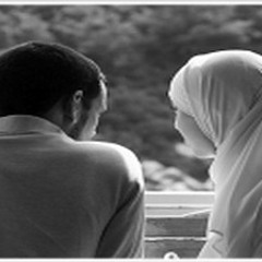 كُـونِـي هُنَا  ♥ وَ اسْتَوْطِنـي فِي كُـونِـي ... عِيشِـي الْهَنَا فِي خَـافِقِـي وَعْيُـونِـي