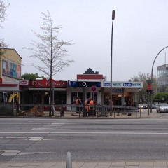 Unter einem Vordach in Wandsbek