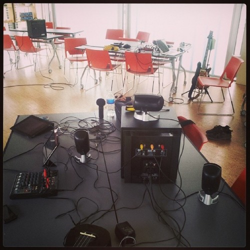 Imitation of Noise (disquiet0123-homeofthefuture)