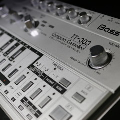 Cyclone Analogic Bass Bot TT-303 + Crews Maniac Sound VD-38