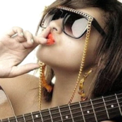 يا حبيب امك يامدلل