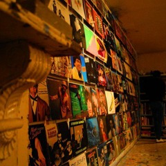 Radiohead/ The Vitamin String Quartet - Climbing up the walls (remix)