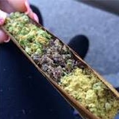 PeeDee and Var "Kush in a Cigarillo"