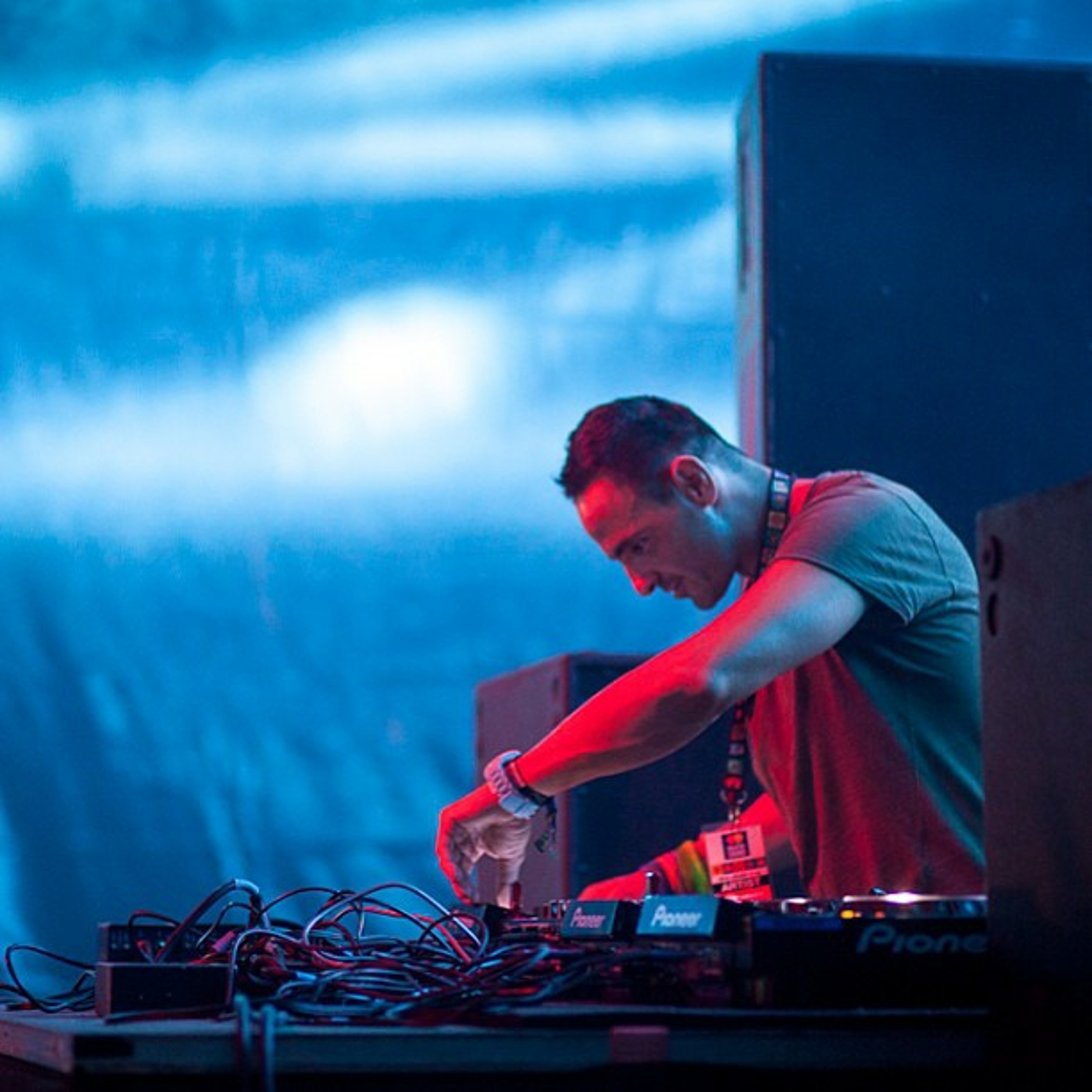 ROBERT SIMON - REWIND ON AIR RADIOSHOW