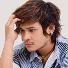 សារ៉ាវ៉ាន់​លង់​ស្នេហ៍ - ខេម