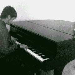 Jaka Nurdian -Keep Silent (Quite Piano Solo)