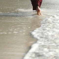 Treading The Waves 踏浪