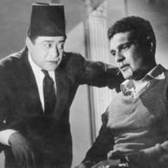 فى بيتنا رجل - عمر الشريف