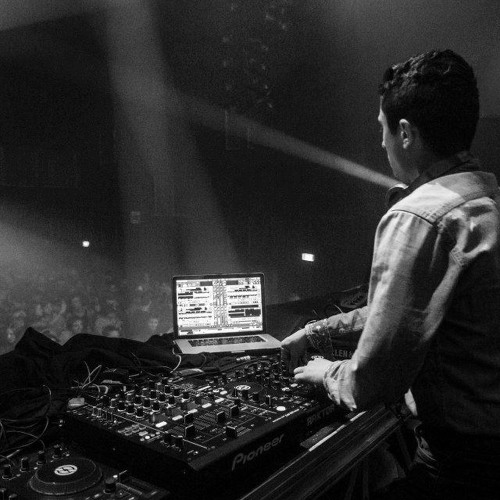 Techno Feeling  ( Épisode 1)
