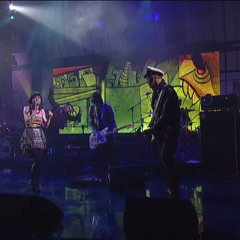 Empire Ants (Live On David Letterman) - Gorillaz Ft. Little Dragon