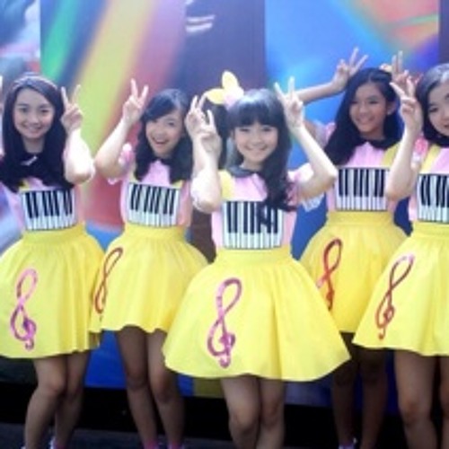 Teenebelle - Tersenyum lagi By Jessalyndh