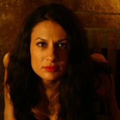 Vorsicht, Inländerin  "Die Migrantigen"