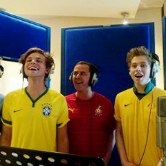 5SOS ft. Scott Mills - Hearts Upon Our Sleeve