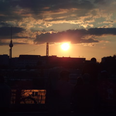 Sunny Set Just Green//Freedoom Berlin.