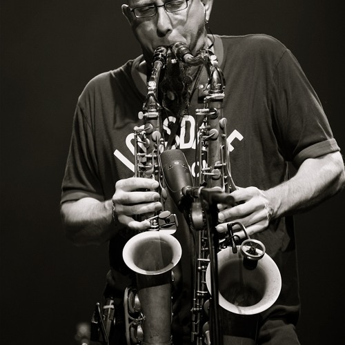 Dave Matthews band- Bartender 7.25.2001 (with Jeff Coffin)