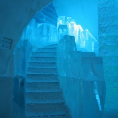 9. Абстакт - Огледално стълбище