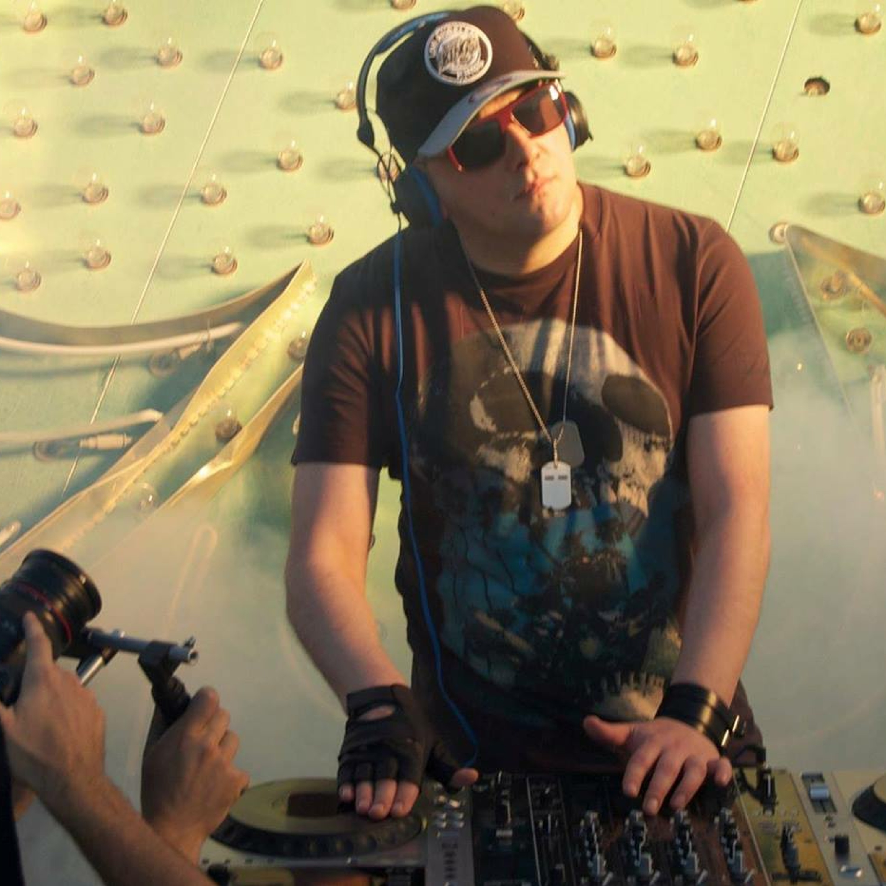 DJ FREDELUX