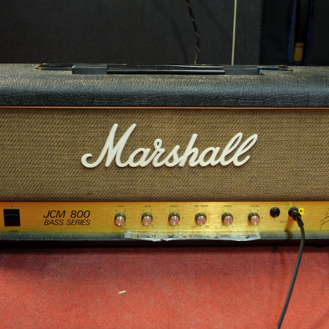 Playing through a cranked Marshall JCM 800 BASS SERIES FULL
