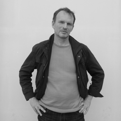 Emmanuel Hussenet, Hans Universalis