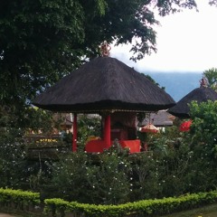 Temple sounds at Ulun Danu, Bedugul, Bali