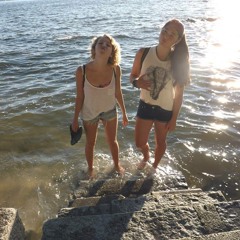 Surf (Hawaiian Roller Coaster Ride-Lilo and Stitch)