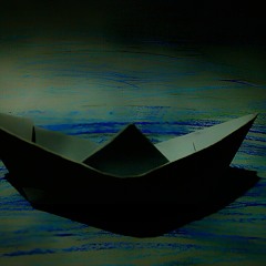Perahu kertas 0
