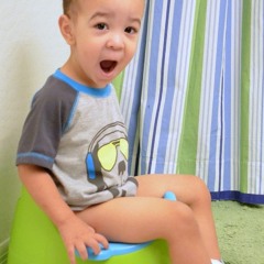 Robbie The Intern - Potty Training Song (Poop & Pee)