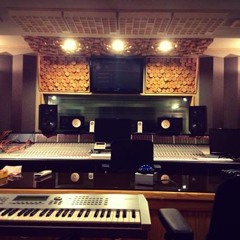 Everything (Prod. by Ronny Janssen / Written by Tommy Park)