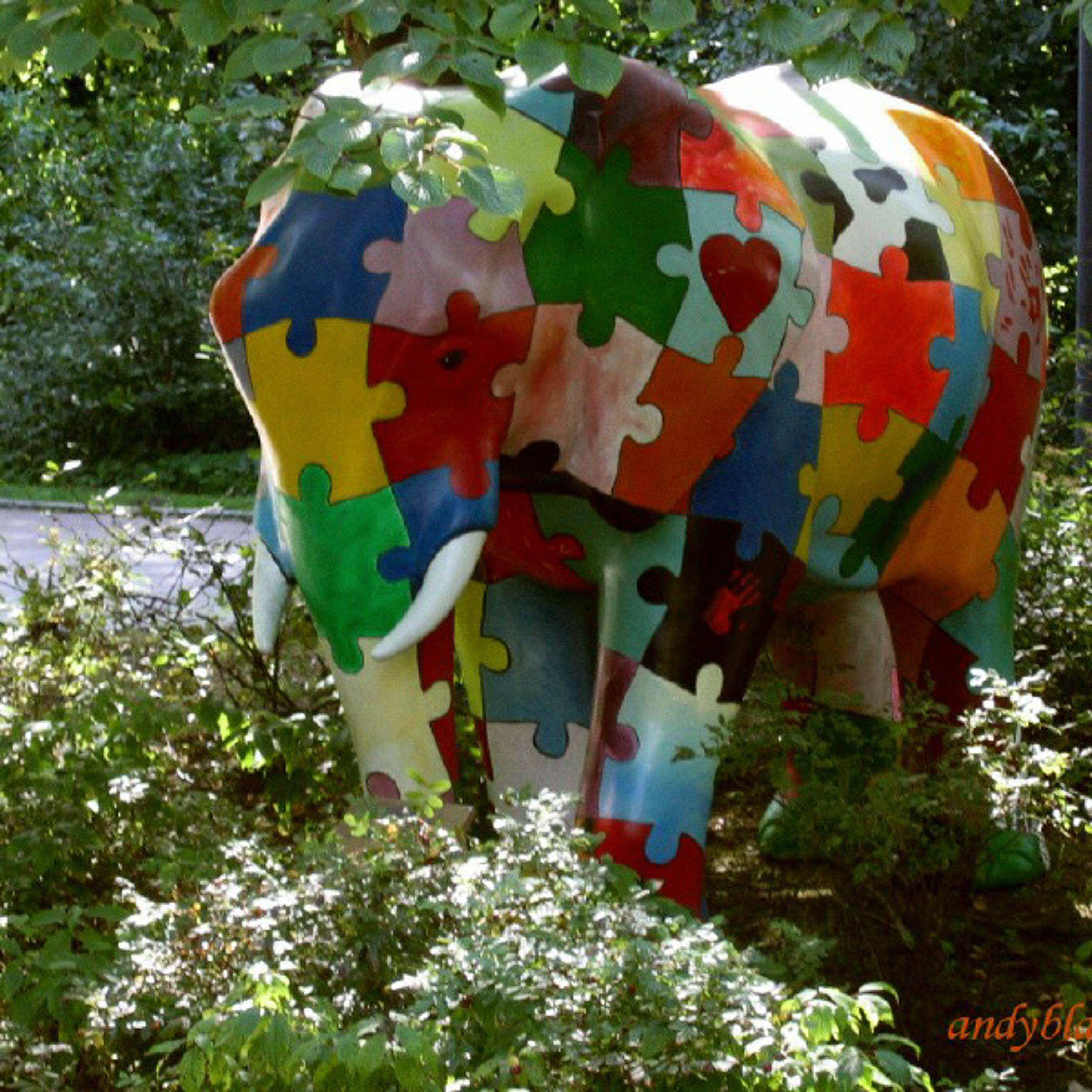 The Elephant loves the Holi / DJ-Set Podcast #4 episode artwork