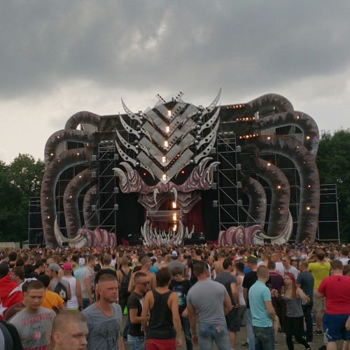 Drokz & Partyraiser @ defqon 2014 black