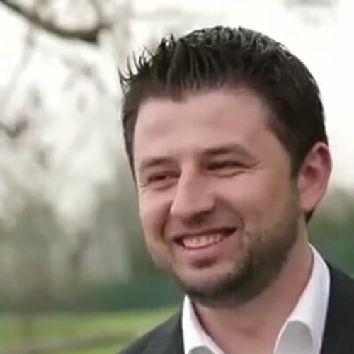 قد عشت والتفريط عادة ، بالقرآن اهتديت