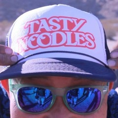 divaDanielle vs Erik Nelson LIVE at the Tasty Noodles 8YR