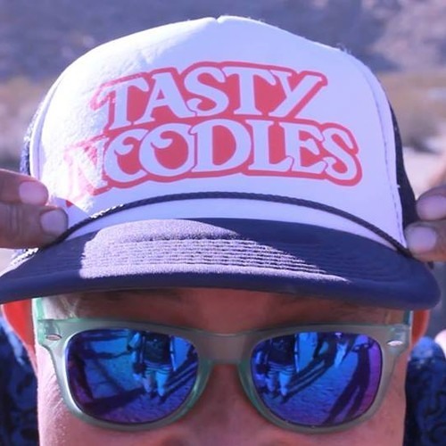 divaDanielle vs Erik Nelson LIVE at the Tasty Noodles 8YR