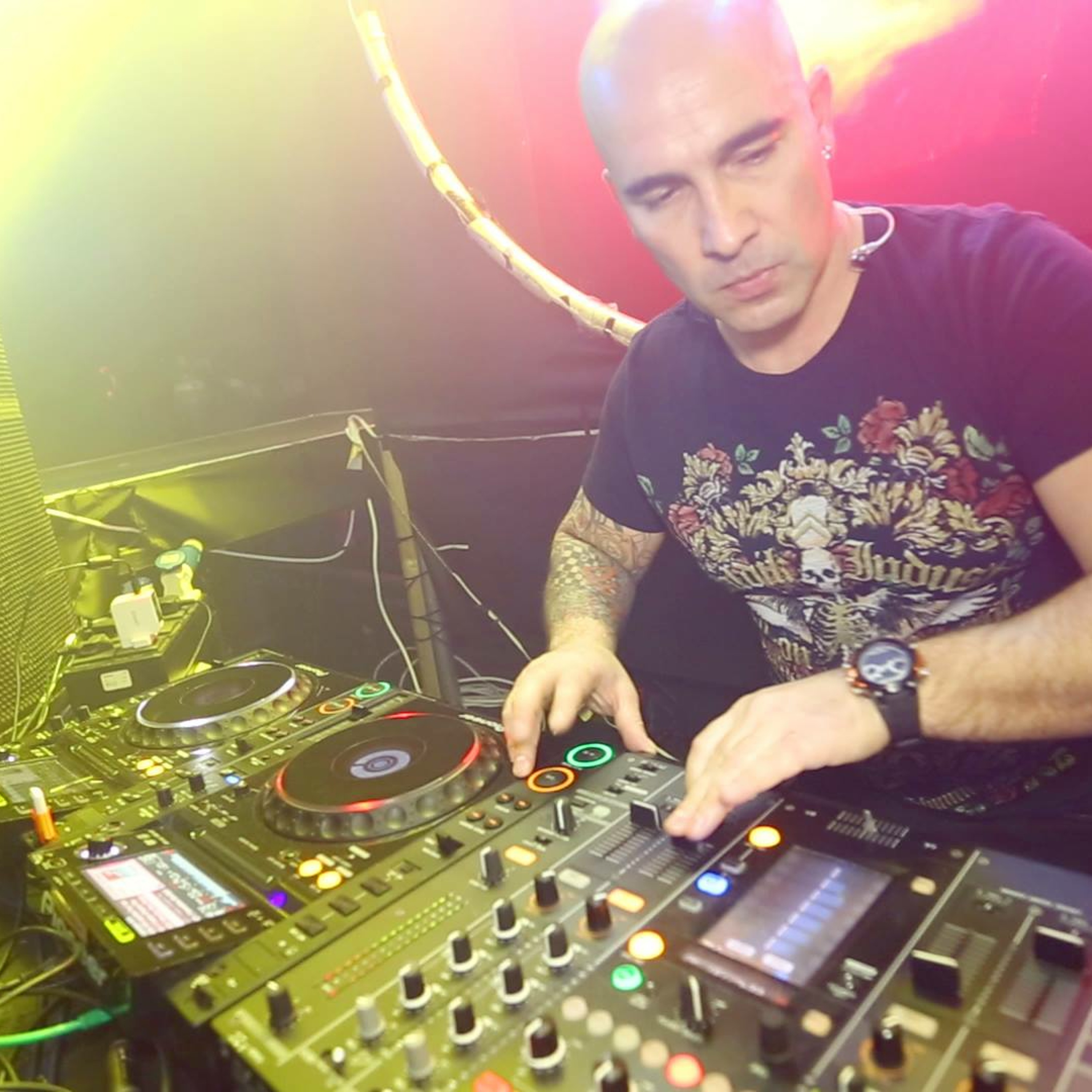 Dj